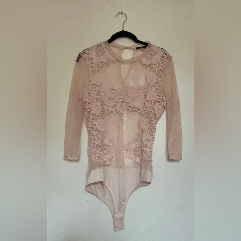 Elegant Lace Bodysuit - ivory pink